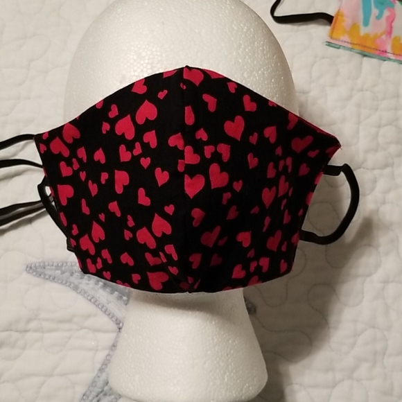 Trio of holiday facemask and free touchkey - Picture 4 of 9